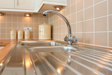 plumbing a kitchen sink